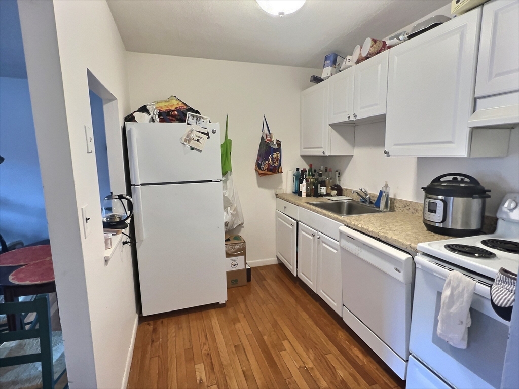 1027 Commonwealth Ave, Boston, Massachusetts, 1 Bedroom Bedrooms, 2 Rooms Rooms,1 BathroomBathrooms,Residential Lease,For Rent,Commonwealth Ave,73486661