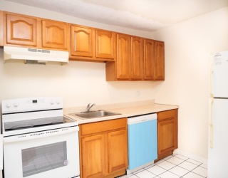 1027 Commonwealth Ave, Boston, Massachusetts, 3 Bedrooms Bedrooms, 4 Rooms Rooms,1 BathroomBathrooms,Residential Lease,For Rent,Commonwealth Ave,73486664