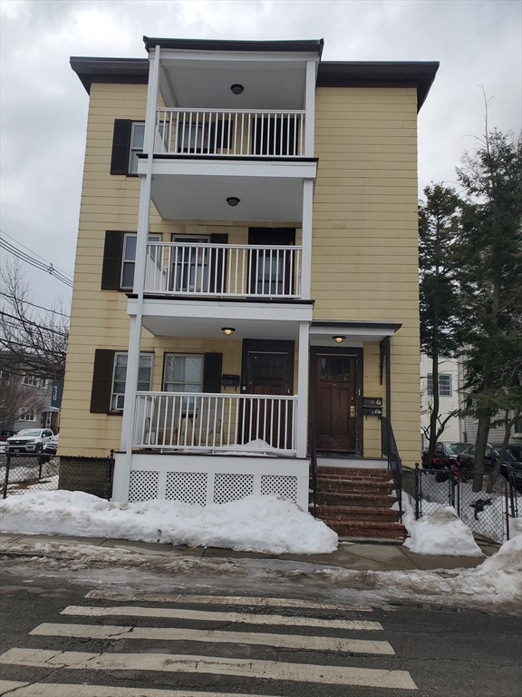 2-4 Derby St, Somerville, Massachusetts, 9 Bedrooms Bedrooms, 18 Rooms Rooms,3 BathroomsBathrooms,Residential Income,For Sale,Derby St,73486615
