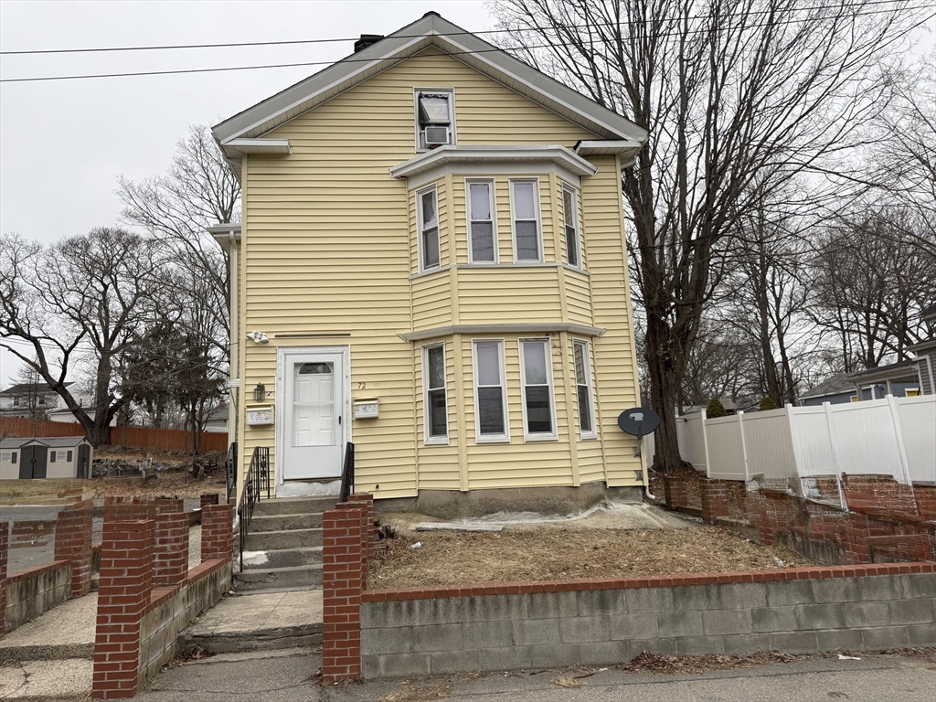 72 Allen St, Randolph, Massachusetts, 3 Bedrooms Bedrooms, 6 Rooms Rooms,2 BathroomsBathrooms,Residential Lease,For Rent,Allen St,73486687