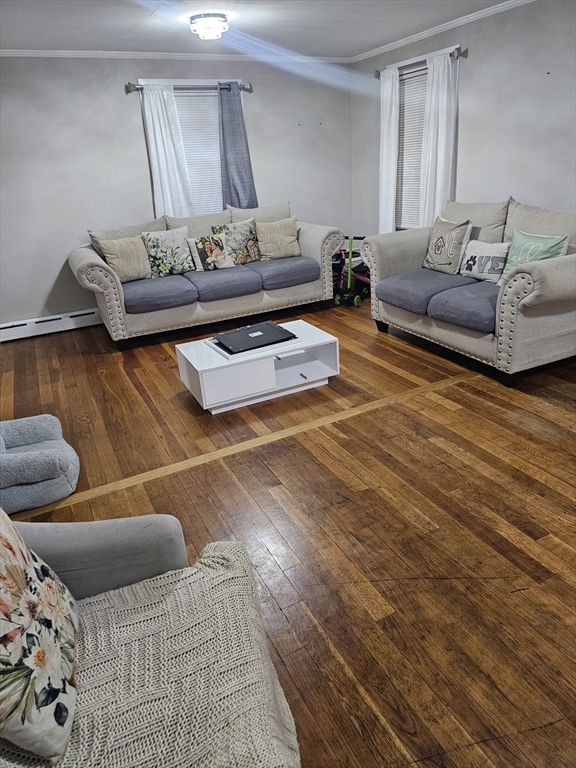 39 Lake St, Webster, Massachusetts, 3 Bedrooms Bedrooms, 5 Rooms Rooms,1 BathroomBathrooms,Residential Lease,For Rent,Lake St,73484021