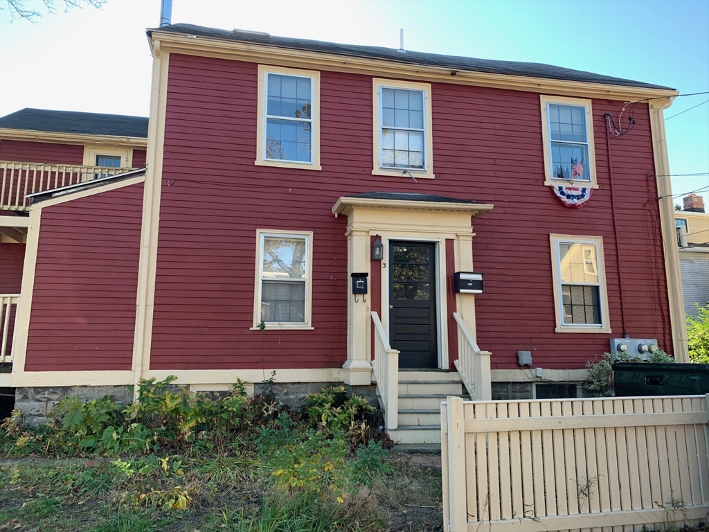 3 Orange Street, Salem, Massachusetts, 2 Bedrooms Bedrooms, 5 Rooms Rooms,1 BathroomBathrooms,Residential Lease,For Rent,Orange Street,73481495