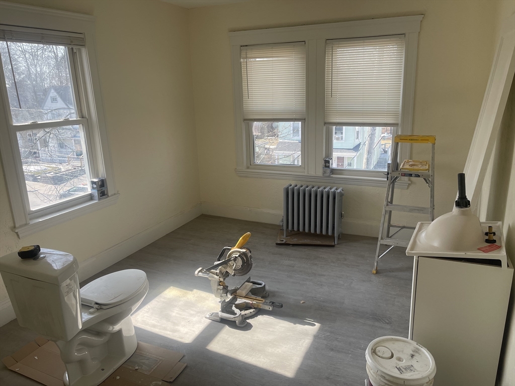700 Metropolitan Ave, Boston, Massachusetts, 1 Bedroom Bedrooms, 3 Rooms Rooms,1 BathroomBathrooms,Residential Lease,For Rent,Metropolitan Ave,73486711