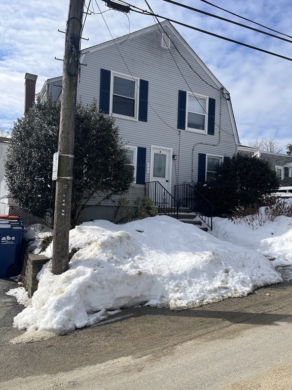 4 Twelfth St., Wareham, Massachusetts, 1 Bedroom Bedrooms, 3 Rooms Rooms,1 BathroomBathrooms,Residential Lease,For Rent,Twelfth St.,73486730