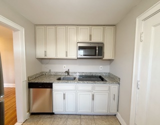 195 Thomas Burgin Pkwy, Quincy, Massachusetts, 1 Bedroom Bedrooms, 3 Rooms Rooms,1 BathroomBathrooms,Residential Lease,For Rent,Thomas Burgin Pkwy,73486749