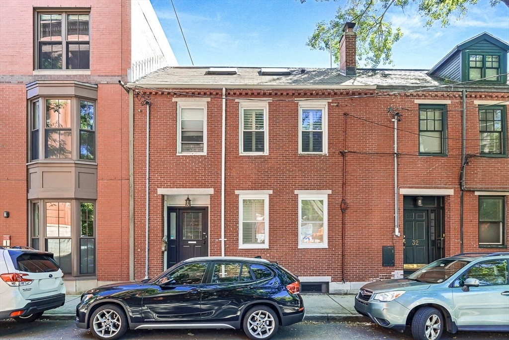 30 2nd Street A&B, Cambridge, Massachusetts, 5 Bedrooms Bedrooms, 10 Rooms Rooms,4.5 BathroomsBathrooms,Residential Income,For Sale,2nd Street A&B,73473462