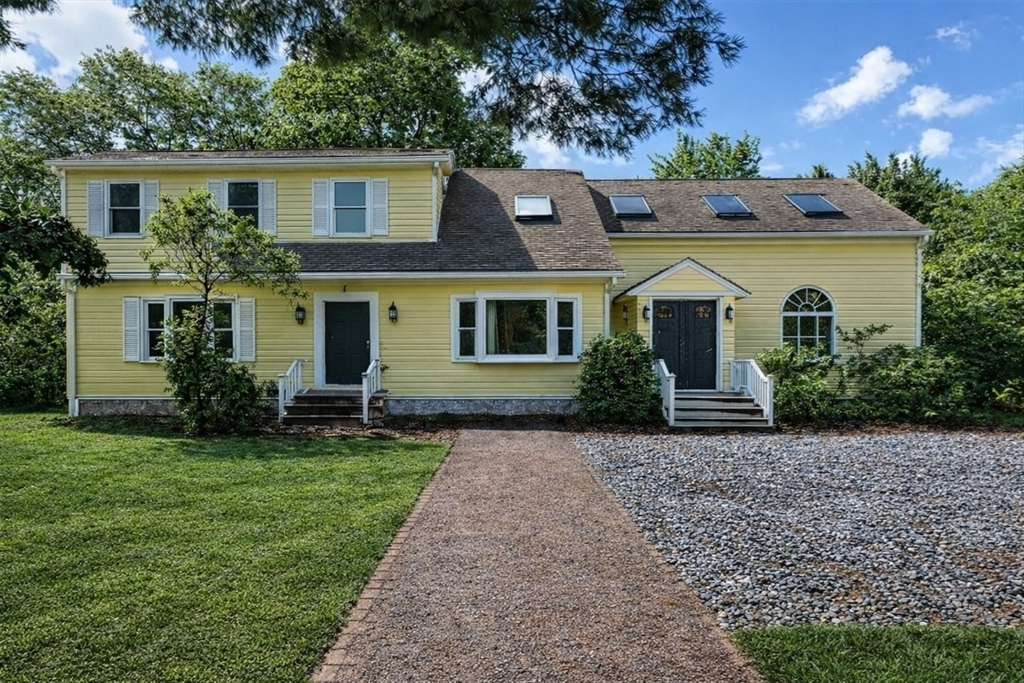 56 Pleasant View Ave, Smithfield, Rhode Island, 6 Bedrooms Bedrooms, 8 Rooms Rooms,5.5 BathroomsBathrooms,Residential,For Sale,Pleasant View Ave,73486774