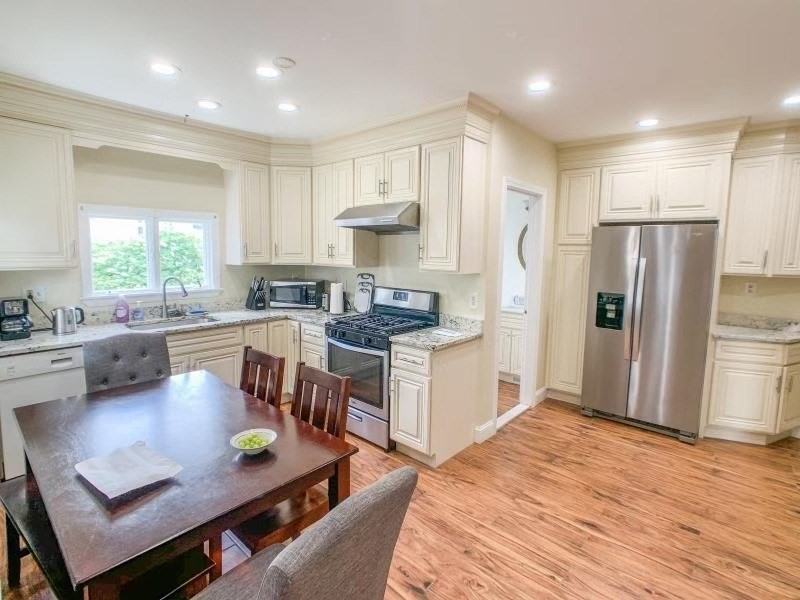 50 Gardner St, Boston, Massachusetts, 5 Bedrooms Bedrooms, 9 Rooms Rooms,2 BathroomsBathrooms,Residential Lease,For Rent,Gardner St,73486808