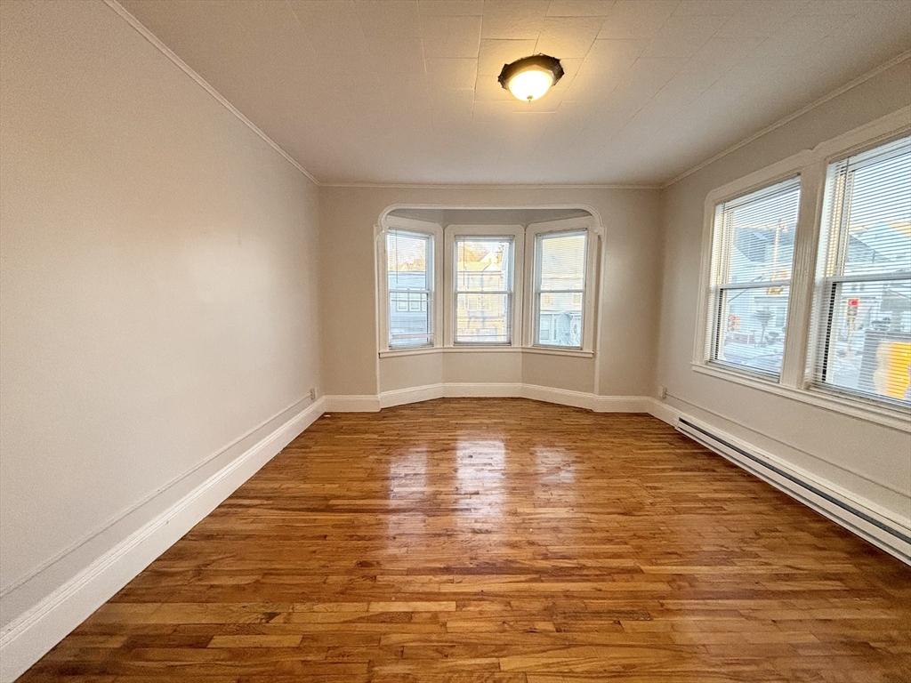 92 Main Street, Malden, Massachusetts, 1 Bedroom Bedrooms, 3 Rooms Rooms,1 BathroomBathrooms,Residential Lease,For Rent,Main Street,73486812