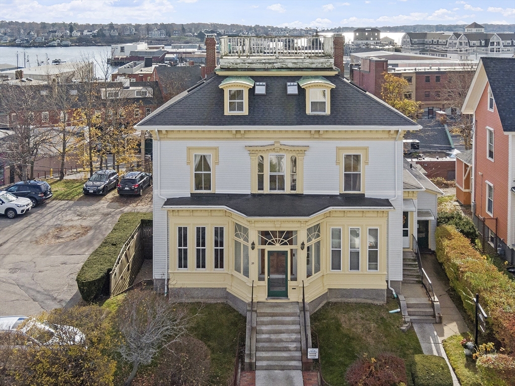 35 Middle St, Gloucester, Massachusetts, 2 Bedrooms Bedrooms, 4 Rooms Rooms,1.5 BathroomsBathrooms,Residential,For Sale,Middle St,73486822