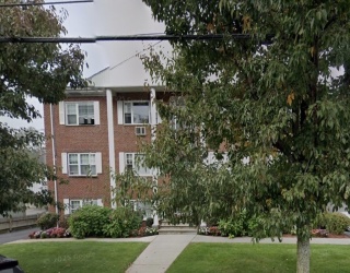 924 Main St, Woburn, Massachusetts, 2 Bedrooms Bedrooms, 5 Rooms Rooms,1 BathroomBathrooms,Residential Lease,For Rent,Main St,73486830