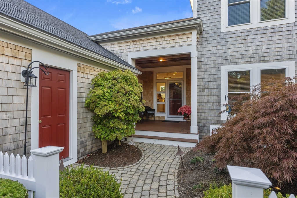 19 West Trevor Hill, Plymouth, Massachusetts, 3 Bedrooms Bedrooms, 8 Rooms Rooms,3 BathroomsBathrooms,Residential,For Sale,West Trevor Hill,73486835