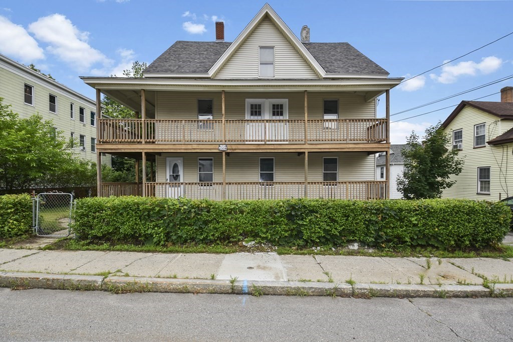 390 Parker St, Gardner, Massachusetts, 9 Bedrooms Bedrooms, 18 Rooms Rooms,3 BathroomsBathrooms,Residential Income,For Sale,Parker St,73486841