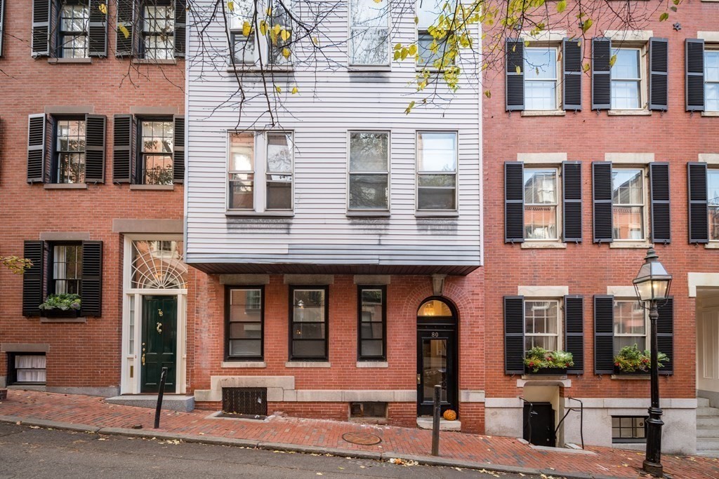 80 Revere, Boston, Massachusetts, 2 Bedrooms Bedrooms, 5 Rooms Rooms,1 BathroomBathrooms,Residential Lease,For Rent,Revere,73481560