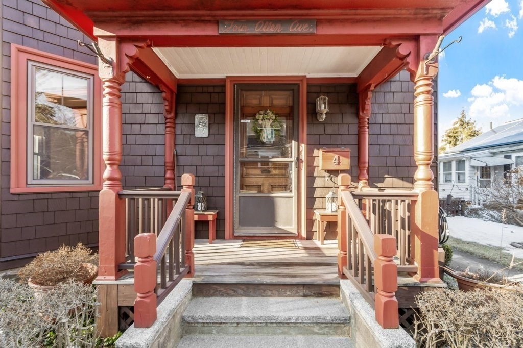 4 Allen Ave, Manchester, Massachusetts, 2 Bedrooms Bedrooms, 5 Rooms Rooms,1 BathroomBathrooms,Residential Lease,For Rent,Allen Ave,73486935