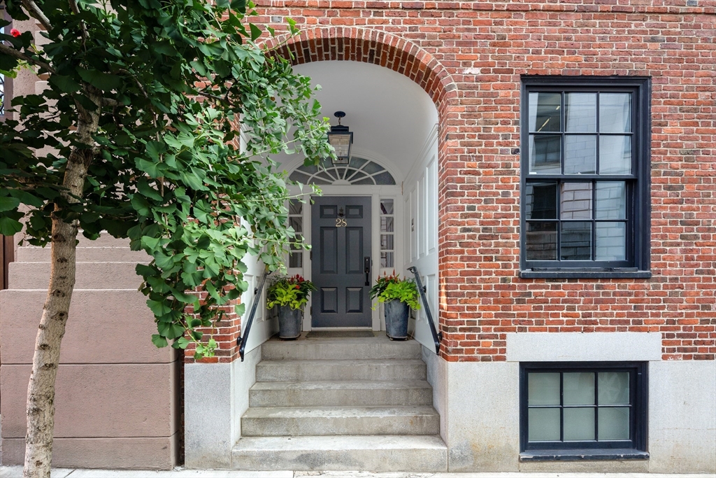 32 Derne St, Boston, Massachusetts, 3 Bedrooms Bedrooms, 5 Rooms Rooms,2.5 BathroomsBathrooms,Residential,For Sale,Derne St,73486942