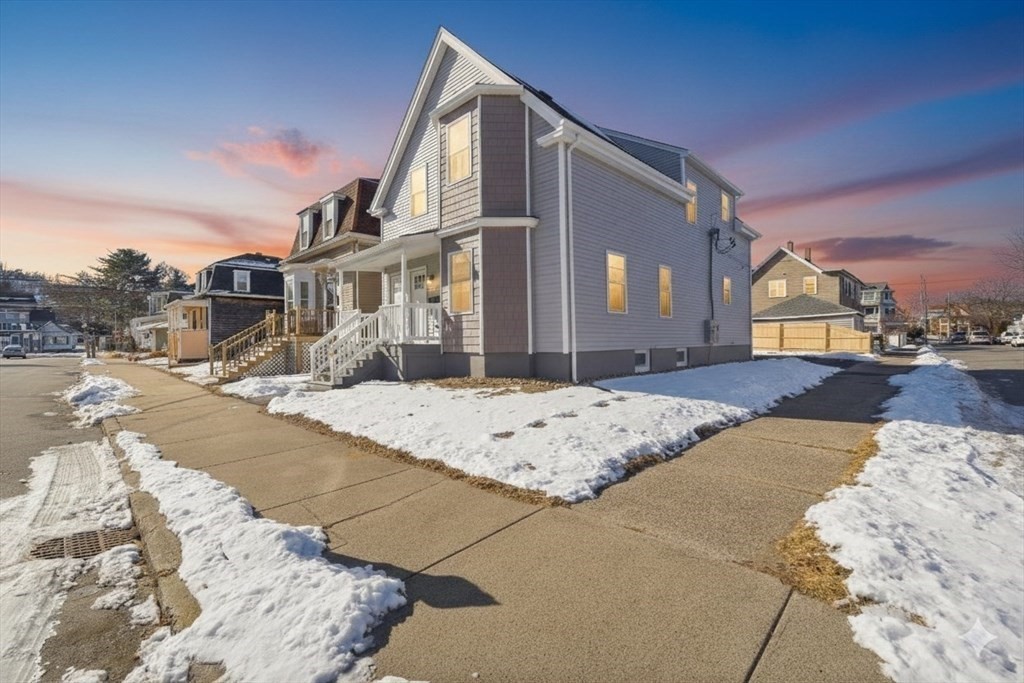 1 Clough St, Lynn, Massachusetts, 3 Bedrooms Bedrooms, 5 Rooms Rooms,1 BathroomBathrooms,Residential Lease,For Rent,Clough St,73486945