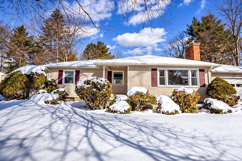 208 Birch Rd, Longmeadow, Massachusetts, 3 Bedrooms Bedrooms, 7 Rooms Rooms,2 BathroomsBathrooms,Residential,For Sale,Birch Rd,73478243