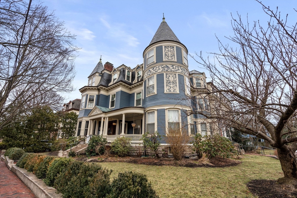 10 Chester St, Cambridge, Massachusetts, 3 Bedrooms Bedrooms, 5 Rooms Rooms,2 BathroomsBathrooms,Residential Lease,For Rent,Chester St,73486951