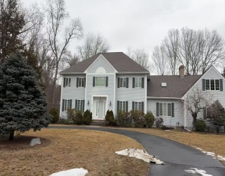 29 Page Rd, Weston, Massachusetts, 4 Bedrooms Bedrooms, 10 Rooms Rooms,3.5 BathroomsBathrooms,Residential Lease,For Rent,Page Rd,73486956