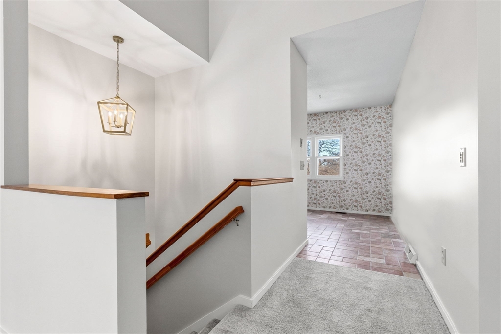 5 Fillmore, Salem, Massachusetts, 3 Bedrooms Bedrooms, 5 Rooms Rooms,1.5 BathroomsBathrooms,Residential Lease,For Rent,Fillmore,73486889