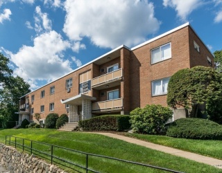 32 Jacqueline Rd, Waltham, Massachusetts, 2 Bedrooms Bedrooms, 5 Rooms Rooms,1 BathroomBathrooms,Residential Lease,For Rent,Jacqueline Rd,73486891