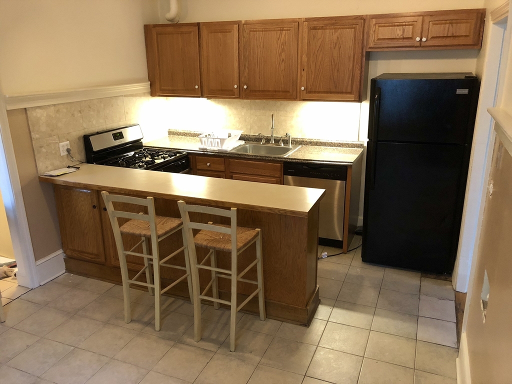 44 Smith, Quincy, Massachusetts, 3 Bedrooms Bedrooms, 9 Rooms Rooms,2 BathroomsBathrooms,Residential Lease,For Rent,Smith,73486903