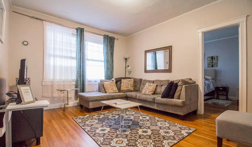 187 Kent St, Brookline, Massachusetts, 2 Bedrooms Bedrooms, 5 Rooms Rooms,1 BathroomBathrooms,Residential Lease,For Rent,Kent St,73486904