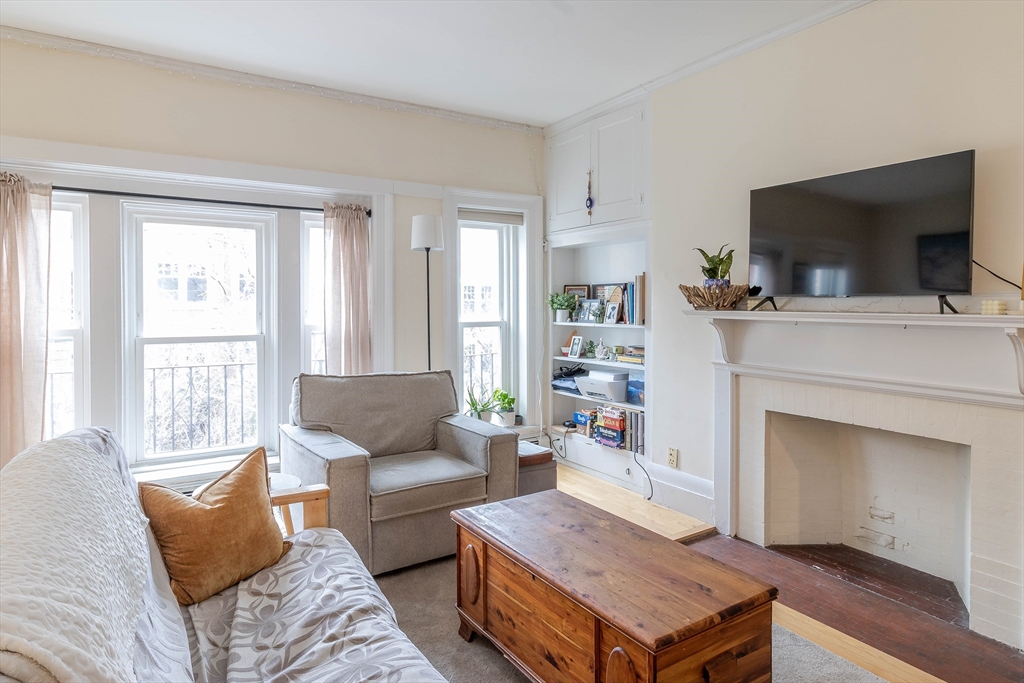 39 Garrison Rd., Brookline, Massachusetts, 1 Bedroom Bedrooms, 5 Rooms Rooms,1 BathroomBathrooms,Residential Lease,For Rent,Garrison Rd.,73486919