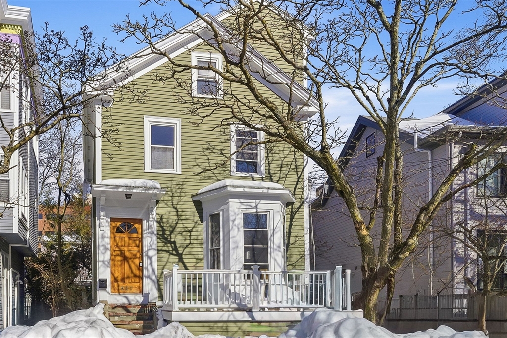 527 Franklin St, Cambridge, Massachusetts, 4 Bedrooms Bedrooms, 7 Rooms Rooms,2 BathroomsBathrooms,Residential,For Sale,Franklin St,73474337