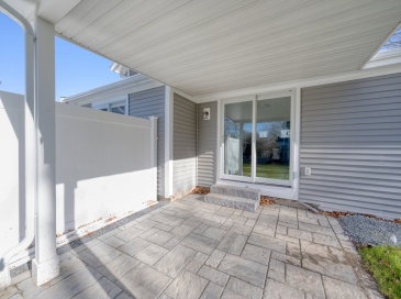 665 State Road, Plymouth, Massachusetts, 2 Bedrooms Bedrooms, 5 Rooms Rooms,1 BathroomBathrooms,Residential Lease,For Rent,State Road,73464155
