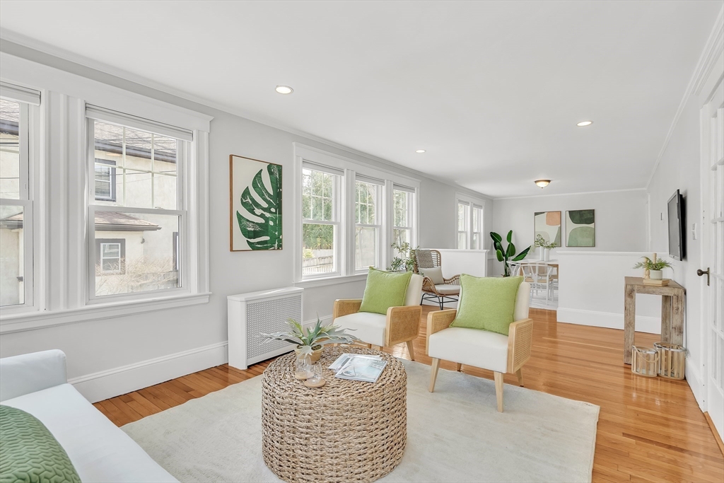 88 Warwick Rd, Newton, Massachusetts, 2 Bedrooms Bedrooms, 5 Rooms Rooms,1 BathroomBathrooms,Residential,For Sale,Warwick Rd,73486975