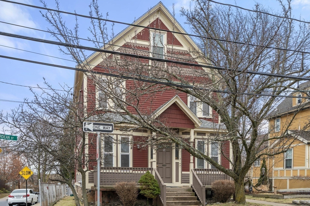 46 Everdean Street, Boston, Massachusetts, 3 Bedrooms Bedrooms, 8 Rooms Rooms,3 BathroomsBathrooms,Residential Income,For Sale,Everdean Street,73486976