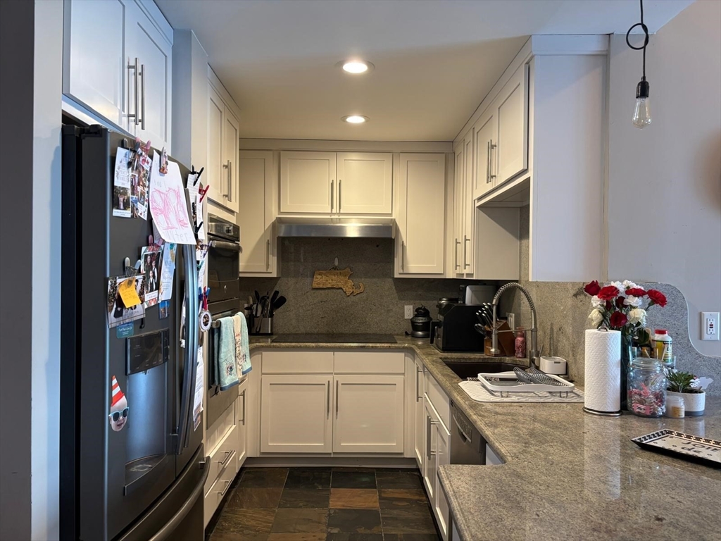 160 Commandants Way, Chelsea, Massachusetts, 2 Bedrooms Bedrooms, 4 Rooms Rooms,2 BathroomsBathrooms,Residential Lease,For Rent,Commandants Way,73486982