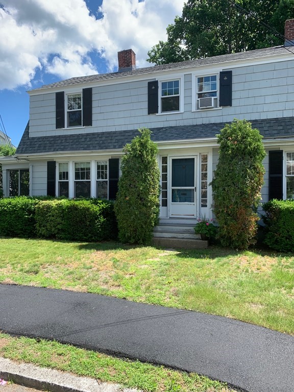 4 Martin Street, Marblehead, Massachusetts, 2 Bedrooms Bedrooms, 6 Rooms Rooms,1 BathroomBathrooms,Residential Lease,For Rent,Martin Street,73484219