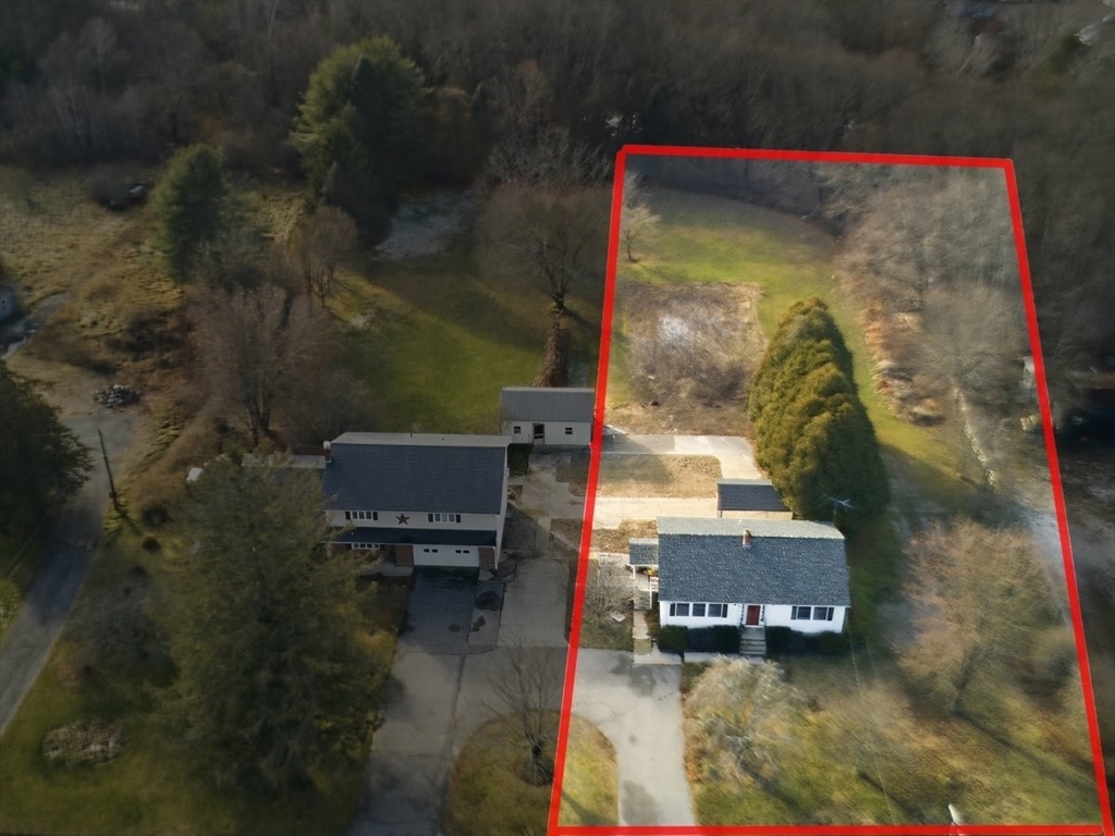 185 Elm Street, Blackstone, Massachusetts, 2 Bedrooms Bedrooms, 4 Rooms Rooms,1 BathroomBathrooms,Residential,For Sale,Elm Street,73461423