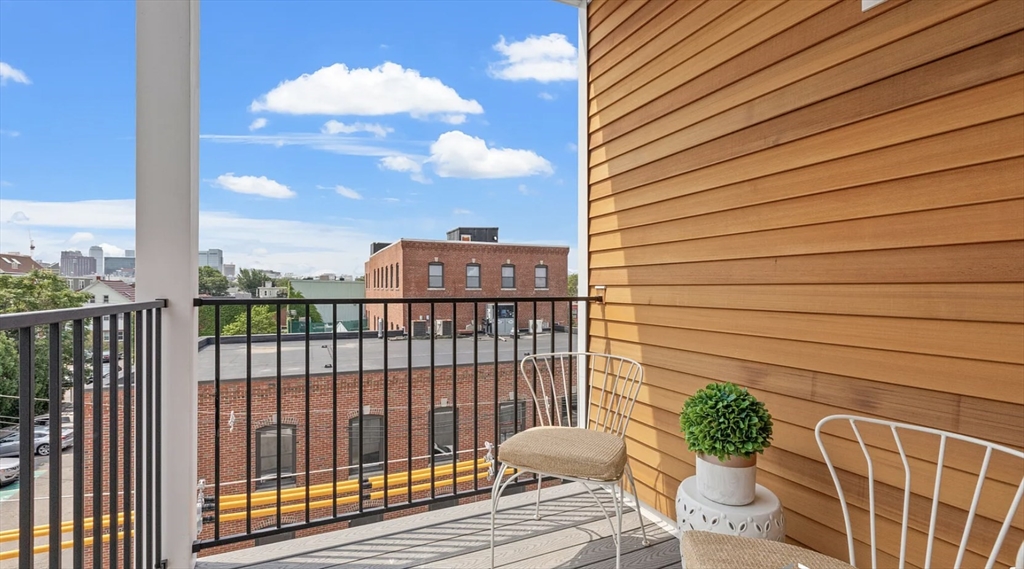 14 Ward St., Somerville, Massachusetts, 1 Bedroom Bedrooms, 3 Rooms Rooms,1 BathroomBathrooms,Residential Lease,For Rent,Ward St.,73487008