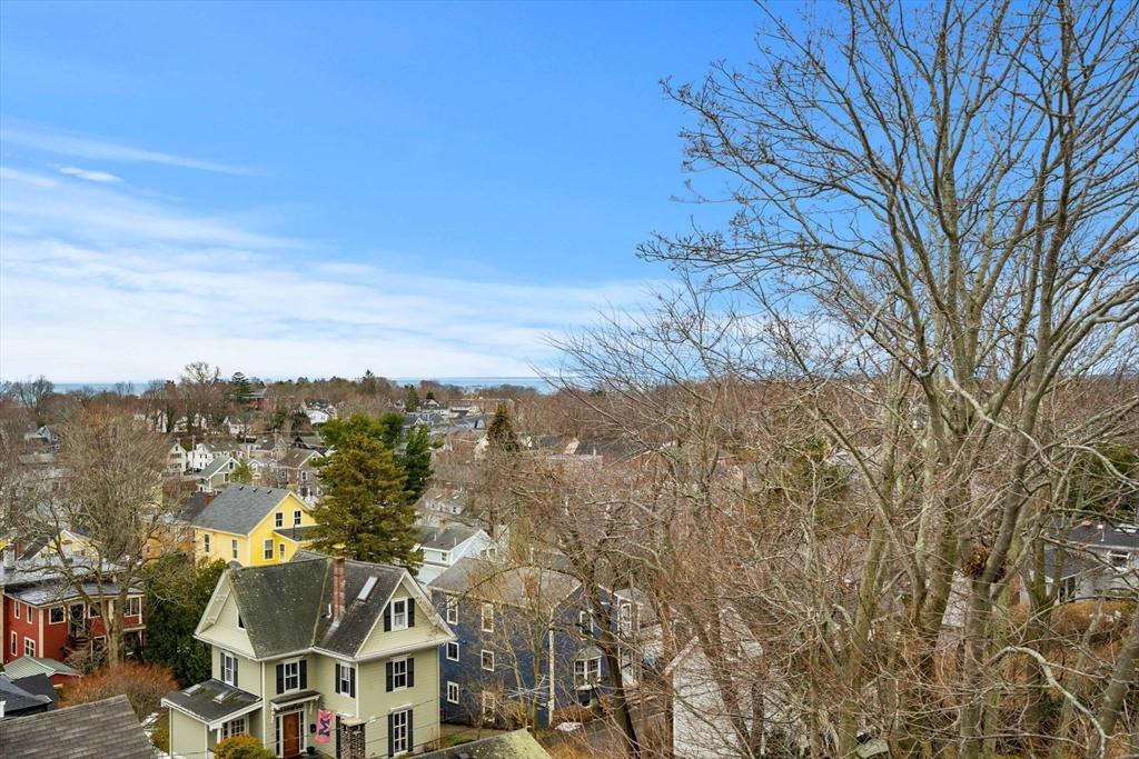 6 Mount Vernon, Marblehead, Massachusetts, 1 Bedroom Bedrooms, 4 Rooms Rooms,1 BathroomBathrooms,Residential Lease,For Rent,Mount Vernon,73487016
