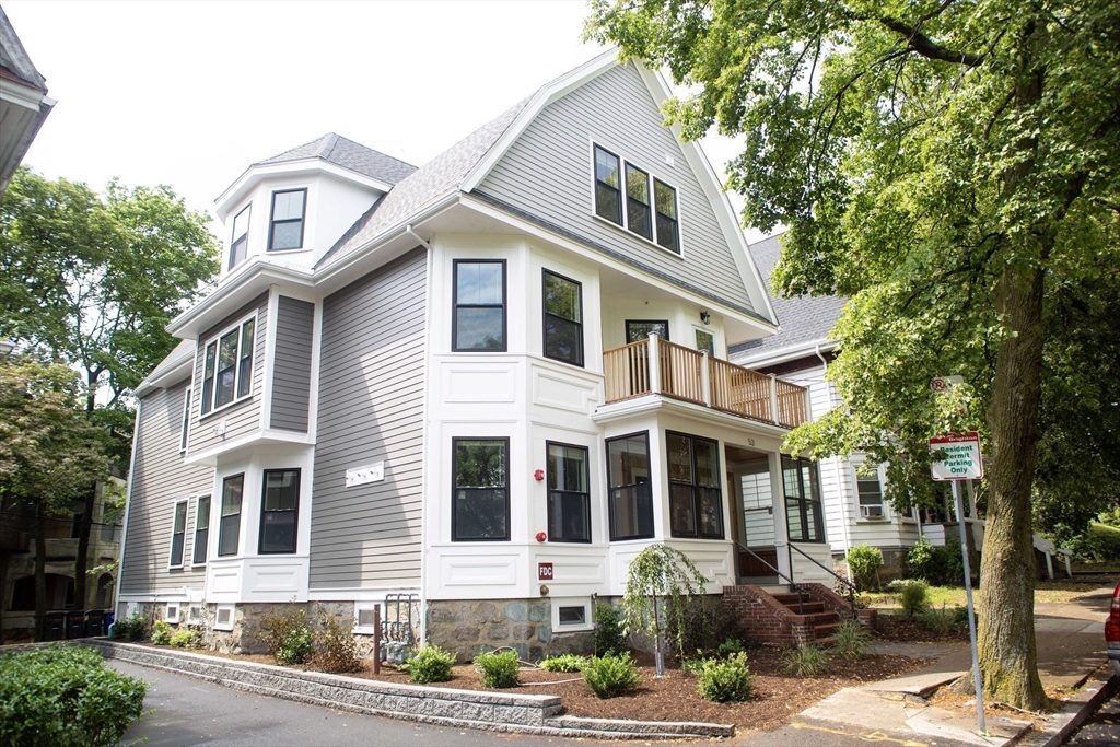 53 Quint Ave, Boston, Massachusetts, 4 Bedrooms Bedrooms, 6 Rooms Rooms,2 BathroomsBathrooms,Residential Lease,For Rent,Quint Ave,73487057