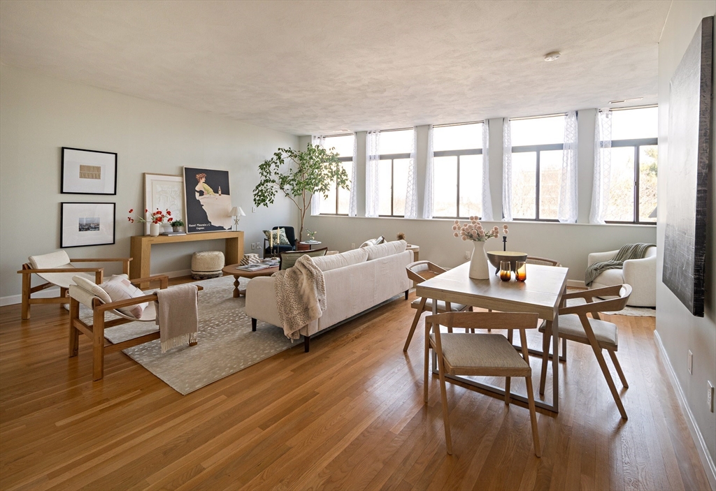 99 Gove St, Boston, Massachusetts, 2 Bedrooms Bedrooms, 5 Rooms Rooms,1.5 BathroomsBathrooms,Residential,For Sale,Gove St,73487061