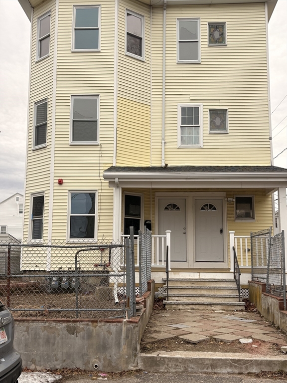 25 Central Sq, Brockton, Massachusetts, 3 Bedrooms Bedrooms, 5 Rooms Rooms,1 BathroomBathrooms,Residential Lease,For Rent,Central Sq,73487080