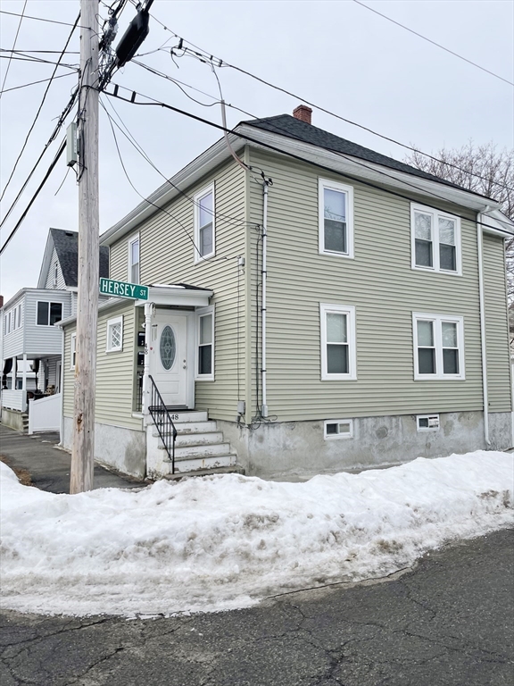 48 Linden St, Salem, Massachusetts, 2 Bedrooms Bedrooms, 5 Rooms Rooms,1 BathroomBathrooms,Residential Lease,For Rent,Linden St,73487098