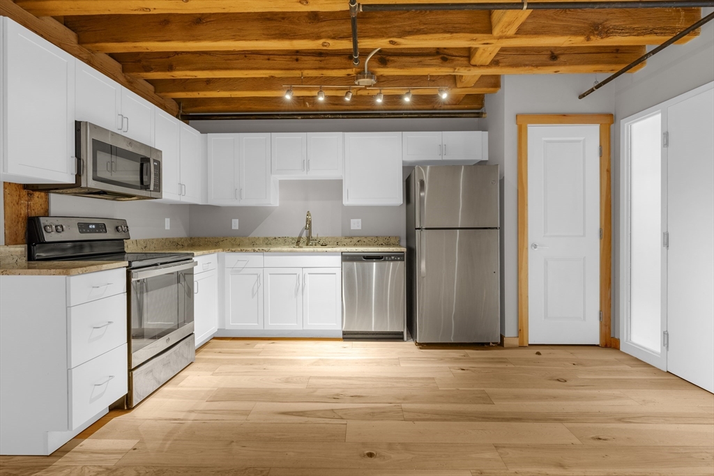 58 13th Street, Boston, Massachusetts, 1 Bedroom Bedrooms, 3 Rooms Rooms,1 BathroomBathrooms,Residential Lease,For Rent,13th Street,73487117