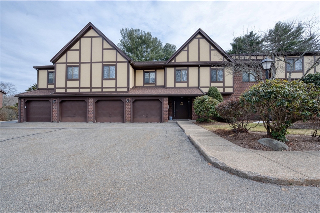32 Rainbow Pond Dr, Walpole, Massachusetts, 2 Bedrooms Bedrooms, 5 Rooms Rooms,2 BathroomsBathrooms,Residential,For Sale,Rainbow Pond Dr,73487133