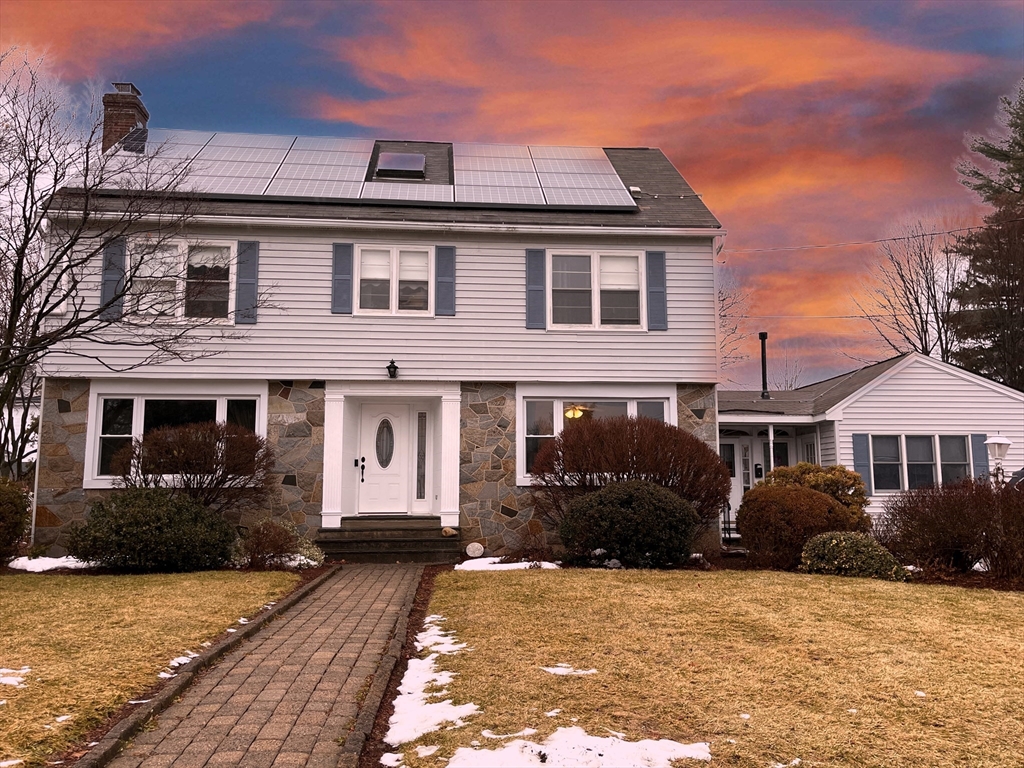 22 Berkshire St, Fitchburg, Massachusetts, 4 Bedrooms Bedrooms, 8 Rooms Rooms,2.5 BathroomsBathrooms,Residential,For Sale,Berkshire St,73463283