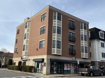 266 North Main Street, Mansfield, Massachusetts, 2 Bedrooms Bedrooms, 4 Rooms Rooms,2 BathroomsBathrooms,Residential,For Sale,North Main Street,73468239