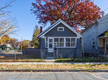 181 Marsden Street, Springfield, Massachusetts, 3 Bedrooms Bedrooms, 8 Rooms Rooms,2 BathroomsBathrooms,Residential,For Sale,Marsden Street,73449557