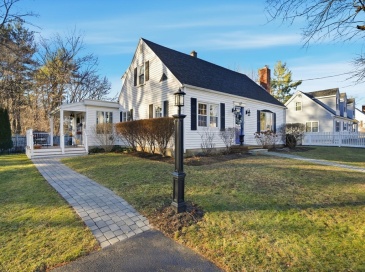 17 Carson Avene, Wilmington, Massachusetts, 4 Bedrooms Bedrooms, 9 Rooms Rooms,2 BathroomsBathrooms,Residential,For Sale,Carson Avene,73473314