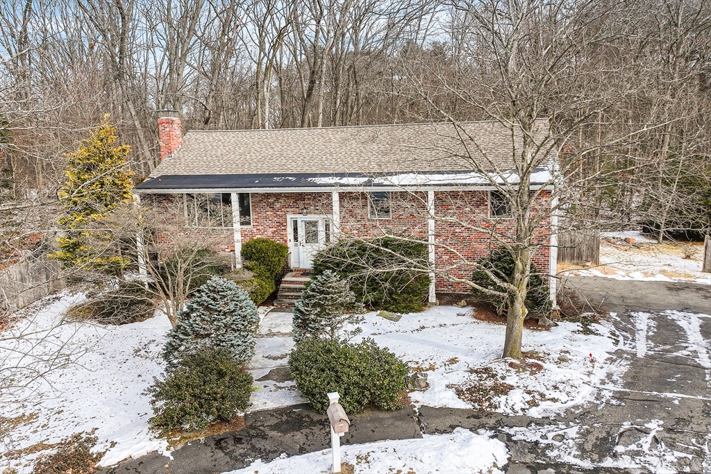 90 Sunnyside Ave, Reading, Massachusetts, 3 Bedrooms Bedrooms, 8 Rooms Rooms,2 BathroomsBathrooms,Residential,For Sale,Sunnyside Ave,73470459