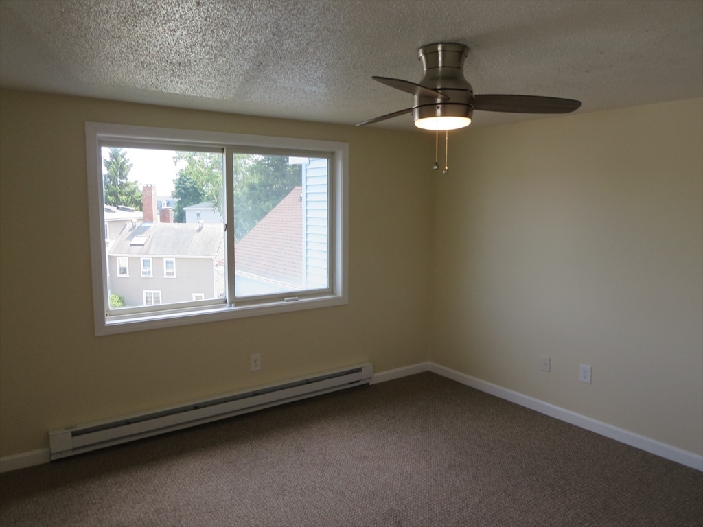 75 Cabot, Beverly, Massachusetts, 1 Bedroom Bedrooms, 3 Rooms Rooms,1 BathroomBathrooms,Residential Lease,For Rent,Cabot,73470452